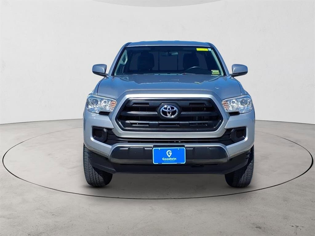 2016 Toyota Tacoma SR photo 2
