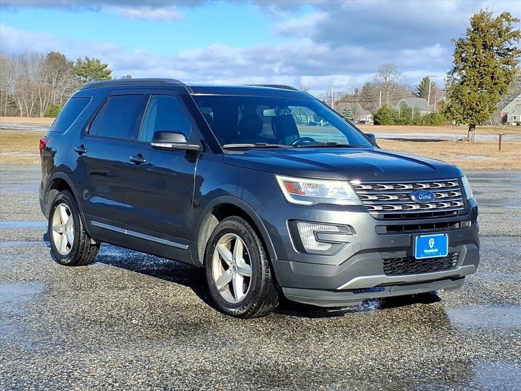 2016 Ford Explorer XLT photo 4