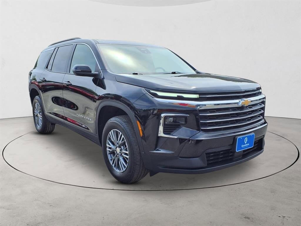 2025 Chevrolet Traverse photo 3