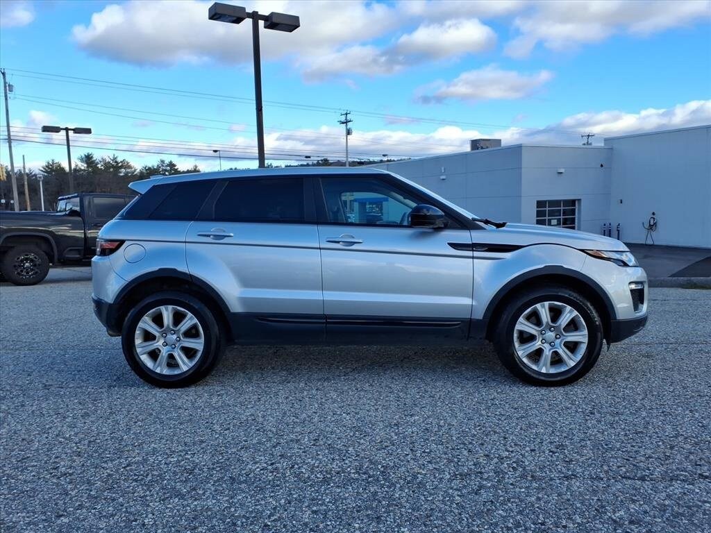 2017 Land Rover Range Rover Evoque SE photo 3