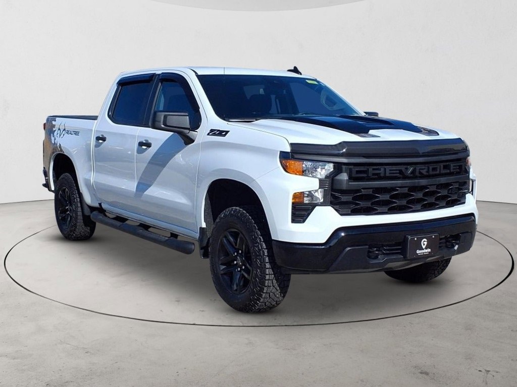 Used 2025 Chevrolet Silverado 1500 Custom Trail Boss Truck Crew Cab