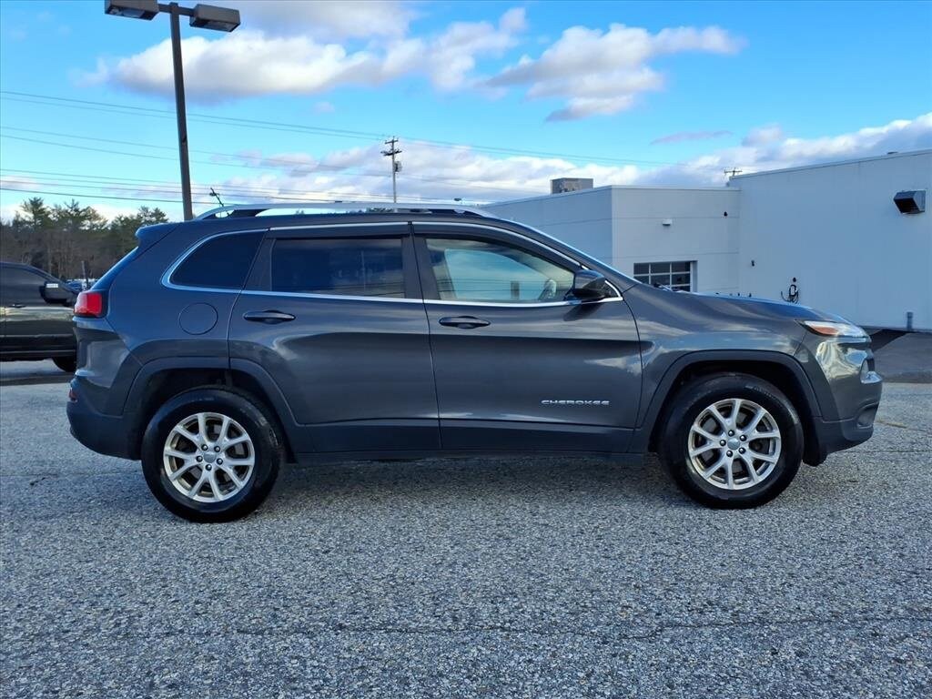 2015 Jeep Cherokee Latitude photo 3