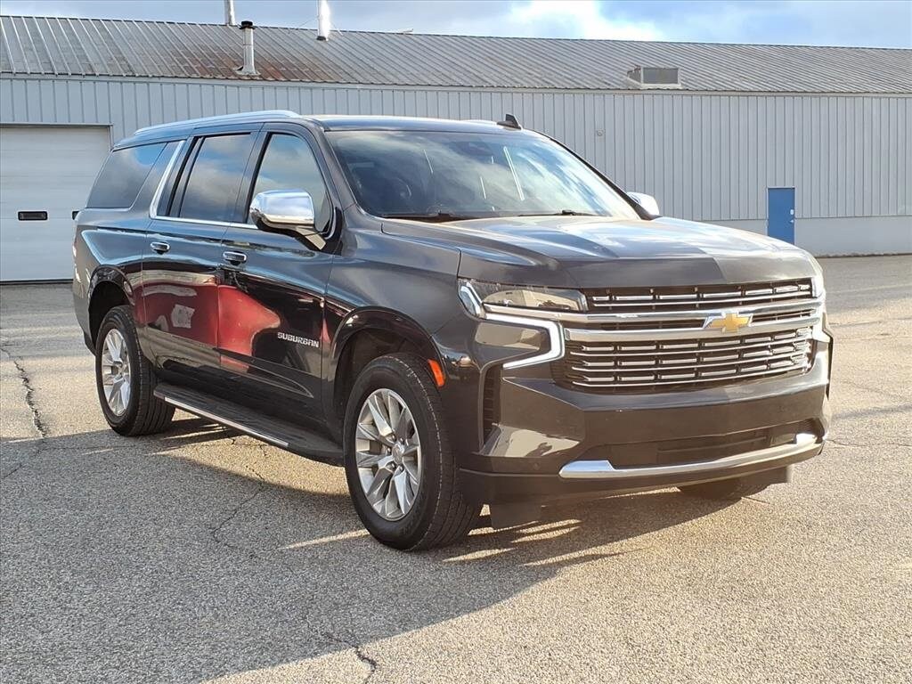 2023 Chevrolet Suburban Premier photo 2