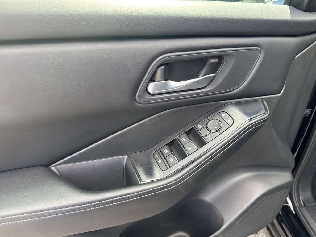 2026 Nissan Rogue SV - Photo 11