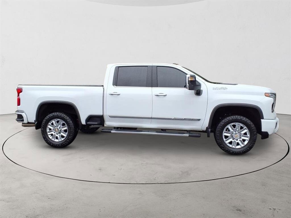 2024 Chevrolet Silverado 3500HD High Country photo 4