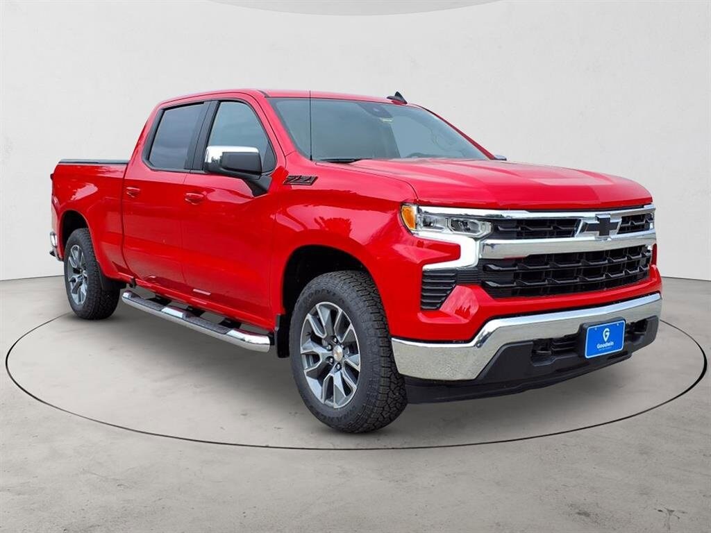 2025 Chevrolet Silverado 1500 LT photo 3