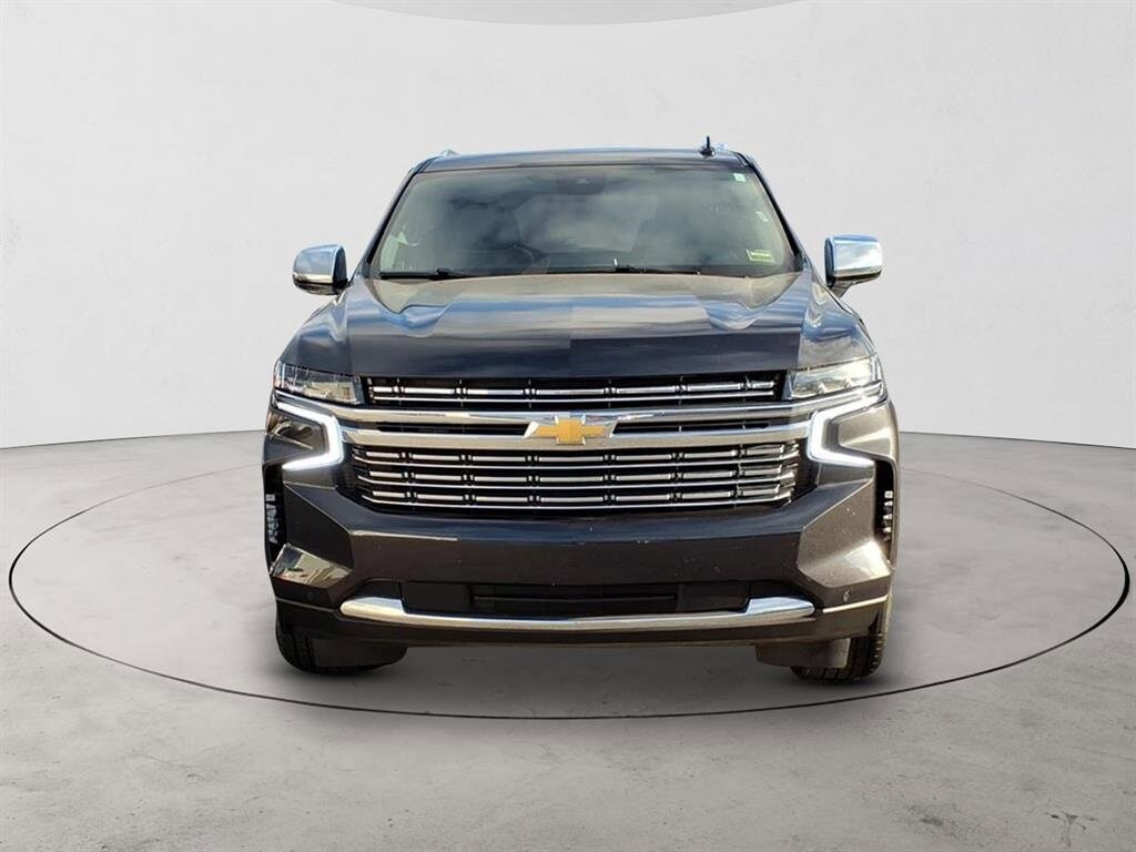 2023 Chevrolet Suburban Premier photo 2