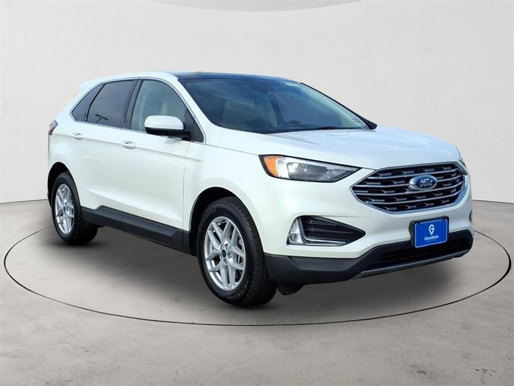 2022 Ford Edge SEL photo 3