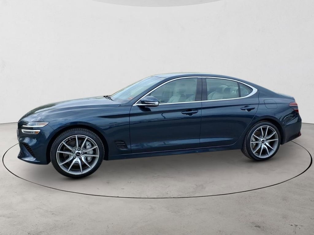 2025 GENESIS G70 Standard - Photo 8