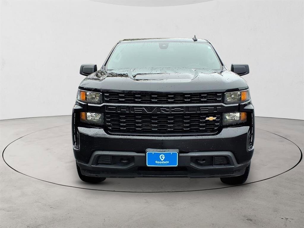 2022 Chevrolet Silverado 1500 Custom photo 2