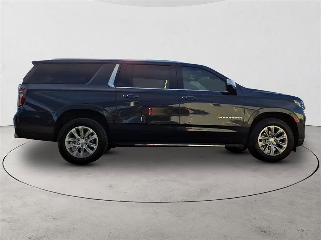 2023 Chevrolet Suburban Premier photo 4