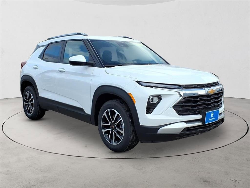 2026 Chevrolet Trailblazer LT photo 3