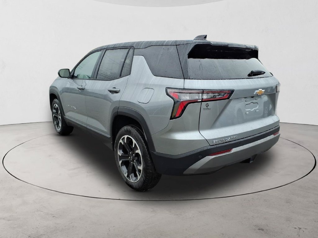 2027 Chevrolet Equinox LT - Photo 7