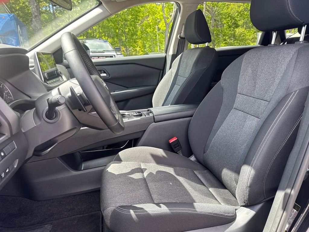 2026 Nissan Rogue SV - Photo 13