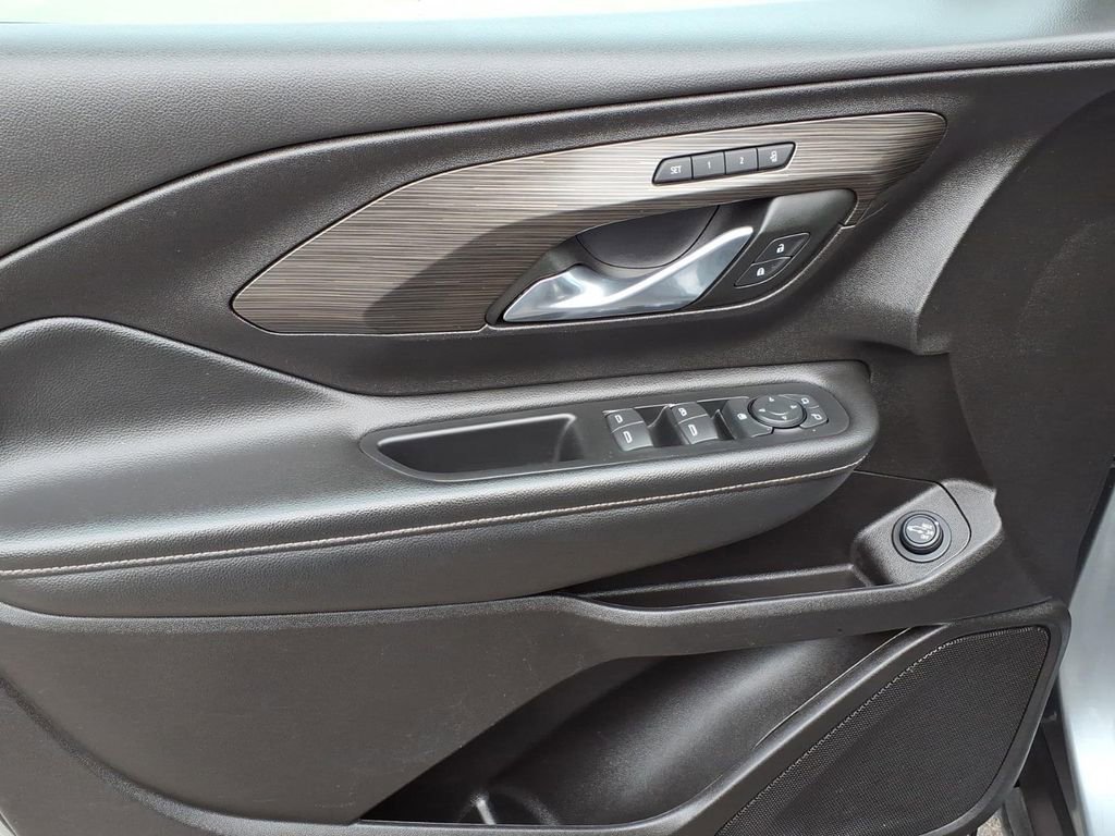 2024 GMC Terrain SLT - Photo 12