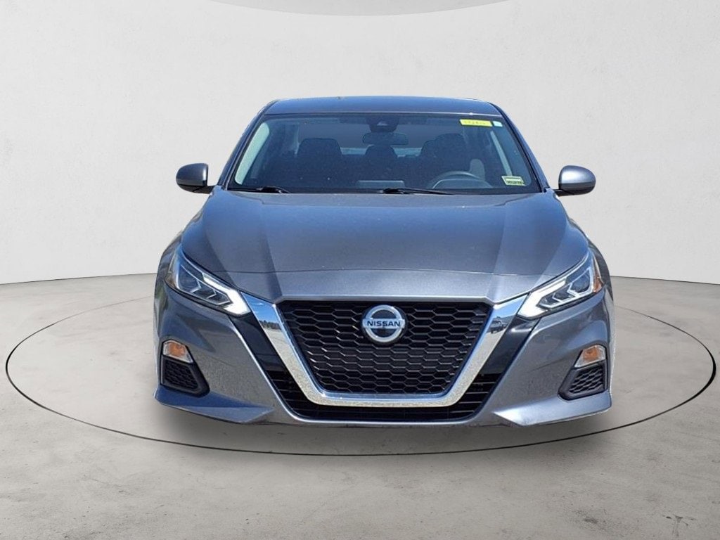 Used 2022 Nissan Altima SV with VIN 1N4BL4DV8NN318543 for sale in Oxford, ME