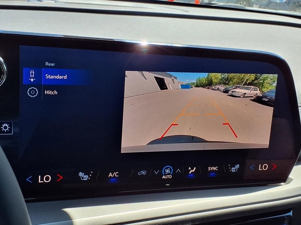 2025 Chevrolet Traverse LT - Photo 21