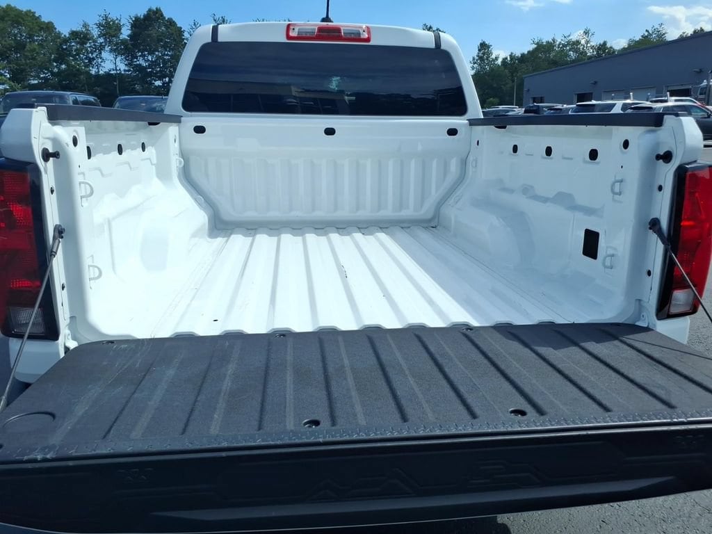 2024 Chevrolet Colorado Work Truck - Photo 10