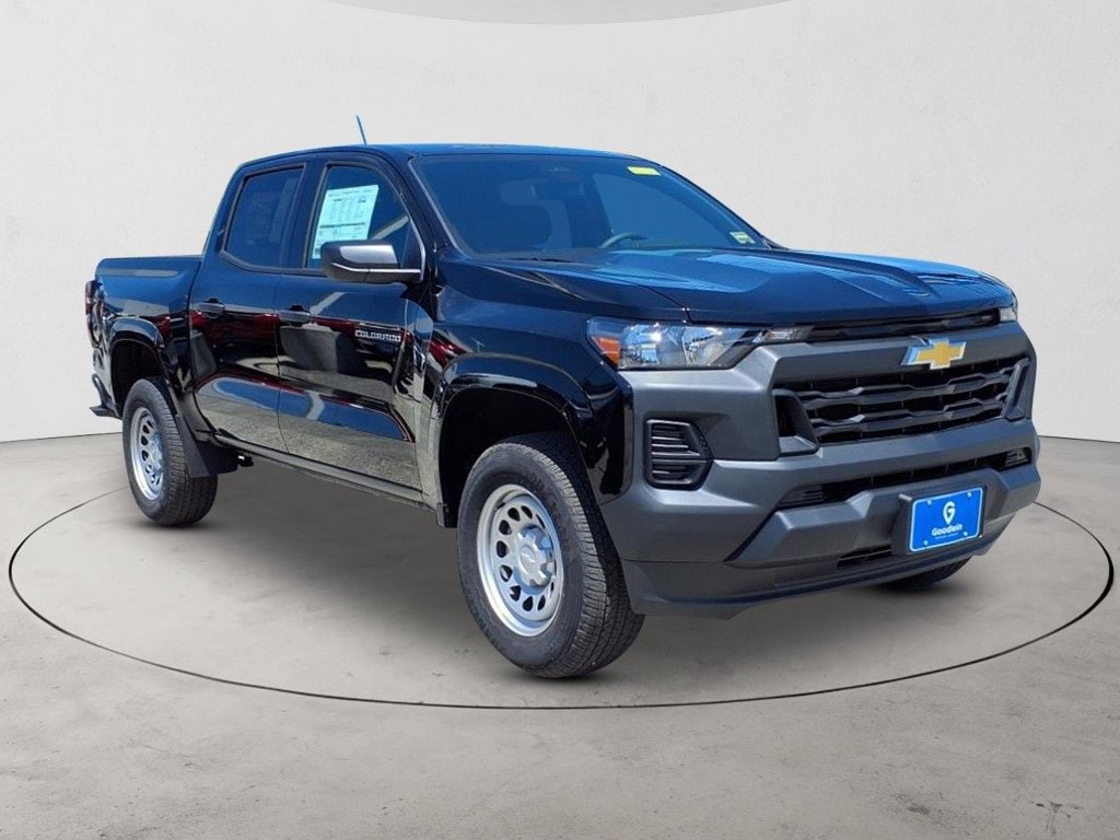New 2025 Chevrolet Colorado WT/LT Truck Crew Cab