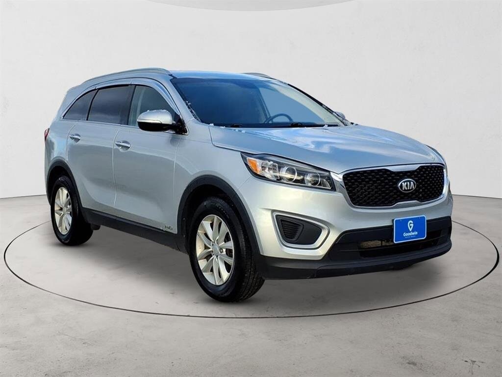 2017 Kia Sorento LX photo 3