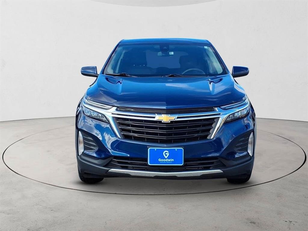2022 Chevrolet Equinox LT photo 2