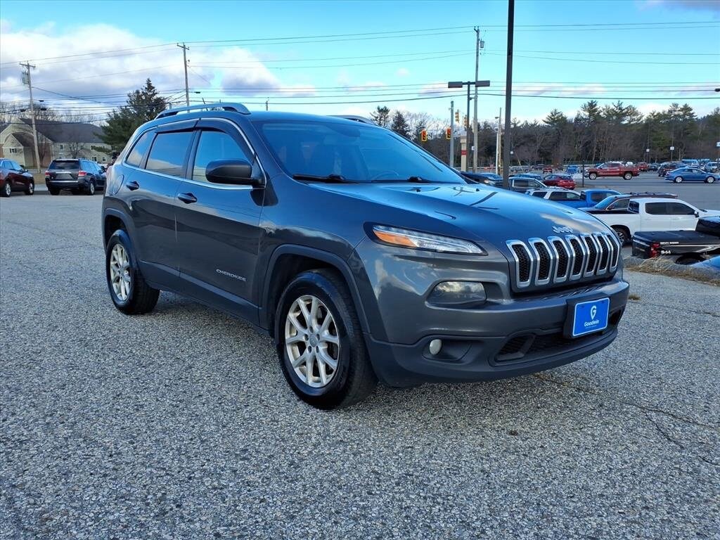 2015 Jeep Cherokee Latitude photo 2