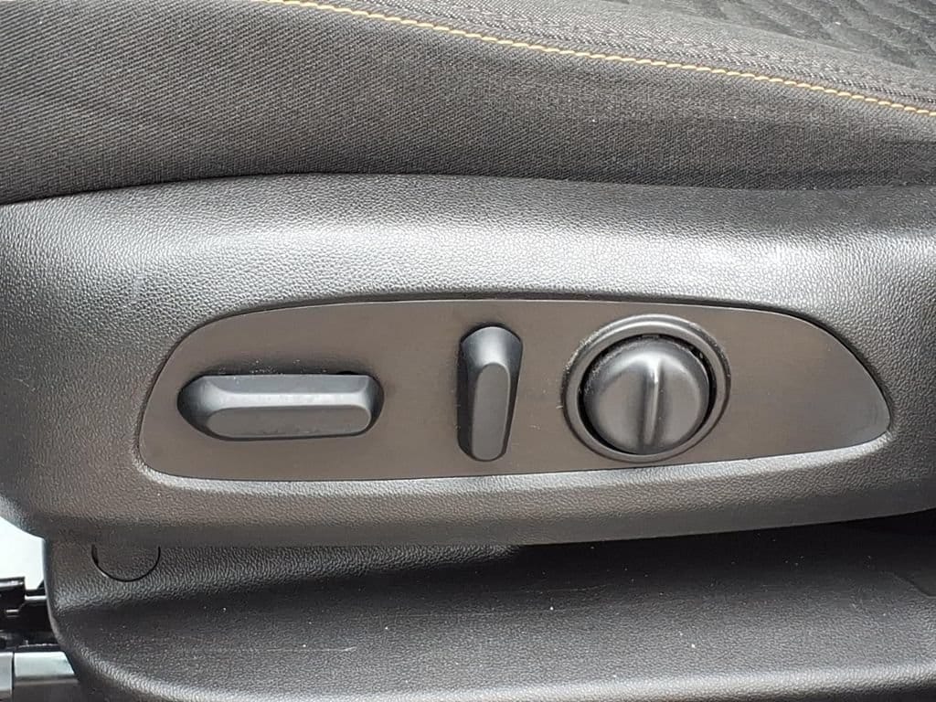 2021 Chevrolet Equinox LT - Photo 12