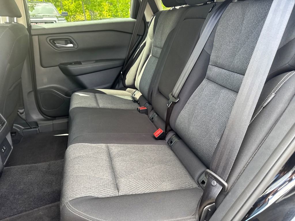 2026 Nissan Rogue SV - Photo 14