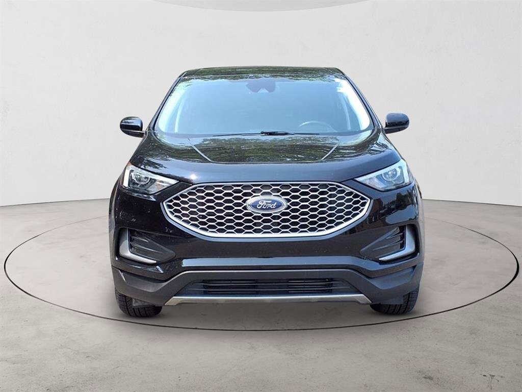2023 Ford Edge SEL photo 2