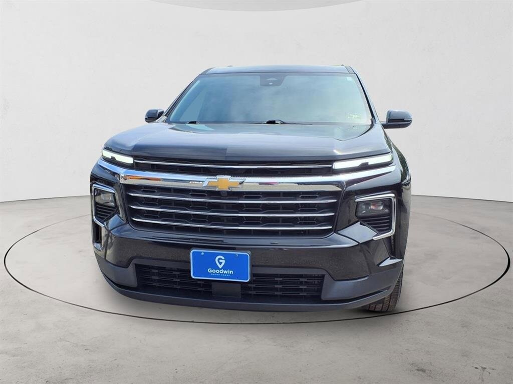2025 Chevrolet Traverse photo 2
