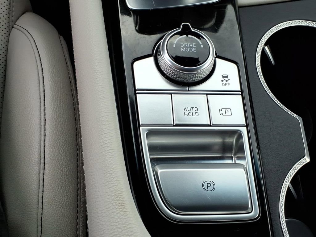 2025 GENESIS G70 Standard - Photo 19
