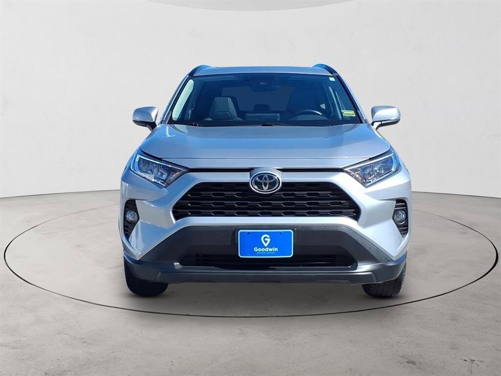 2019 Toyota RAV4 XLE Premium photo 2