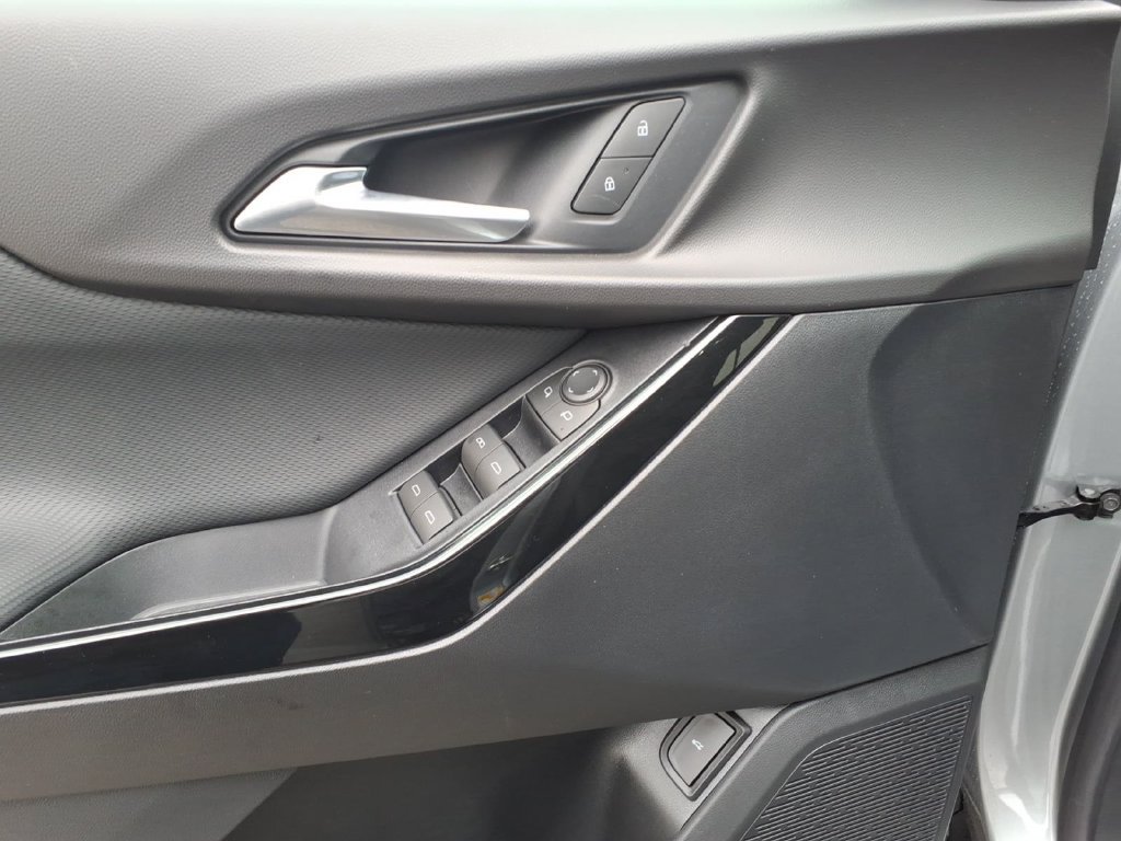 2027 Chevrolet Equinox LT - Photo 17