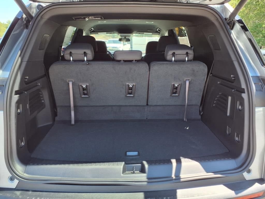 2025 Chevrolet Traverse LT - Photo 10