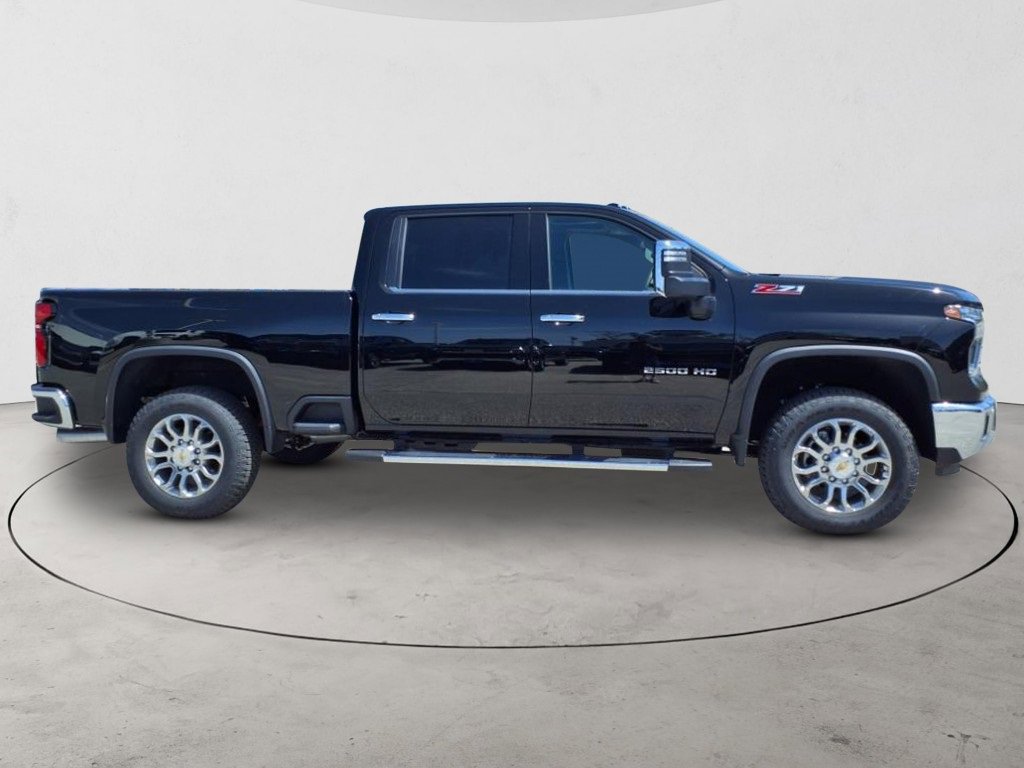 2025 Chevrolet Silverado 2500HD LTZ photo 4
