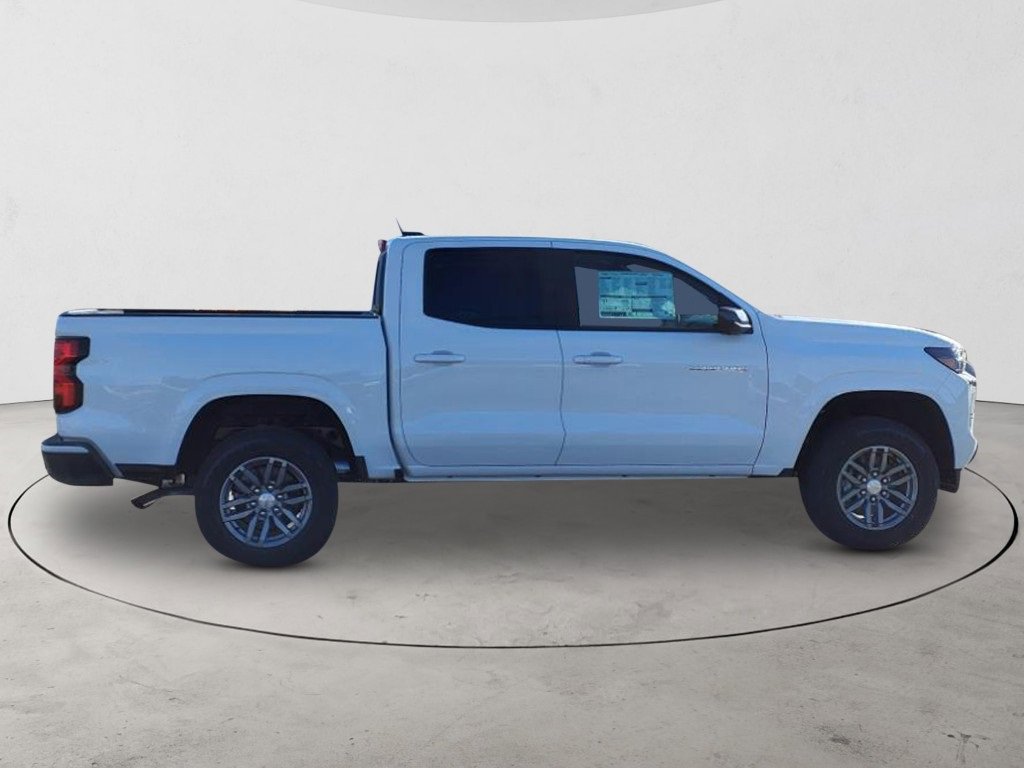 2024 Chevrolet Colorado LT photo 3
