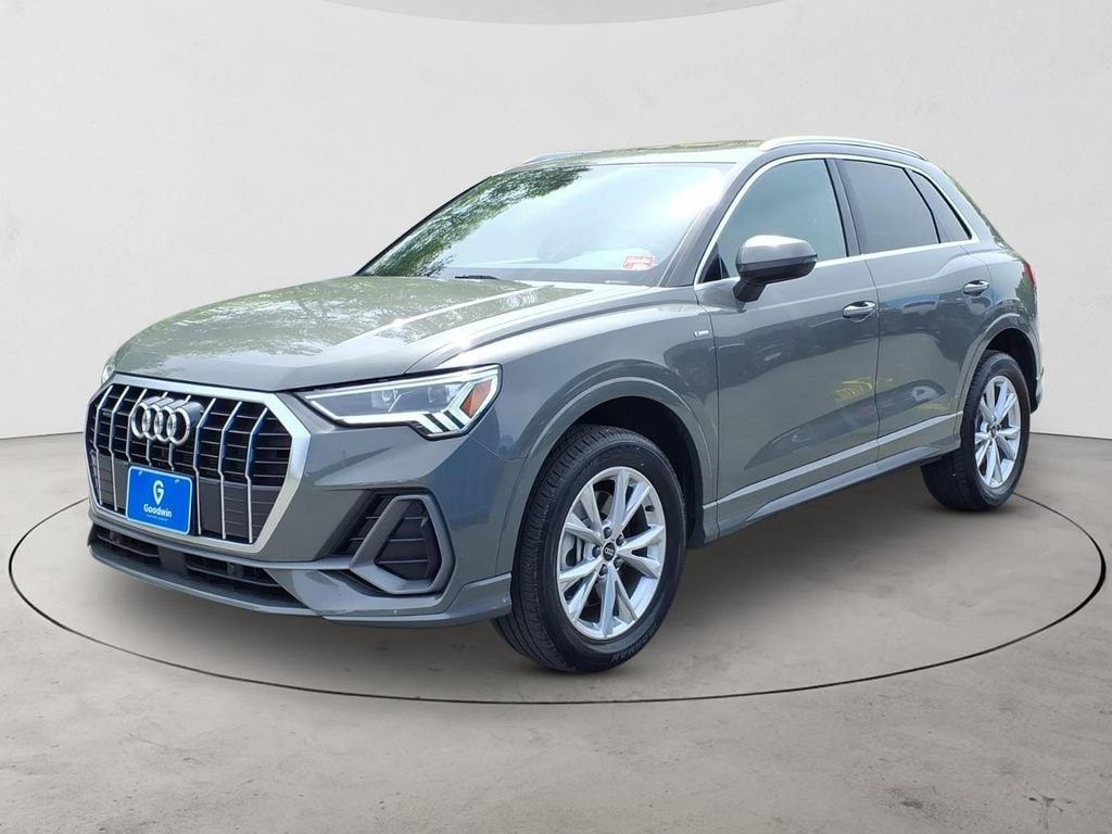 2025 Audi Q3 45 TFSI S Line Premium quattro's photo