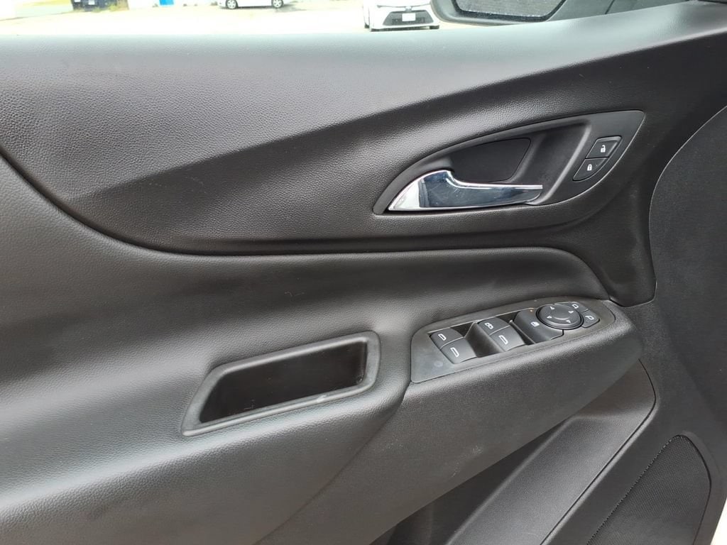 2021 Chevrolet Equinox LT - Photo 11