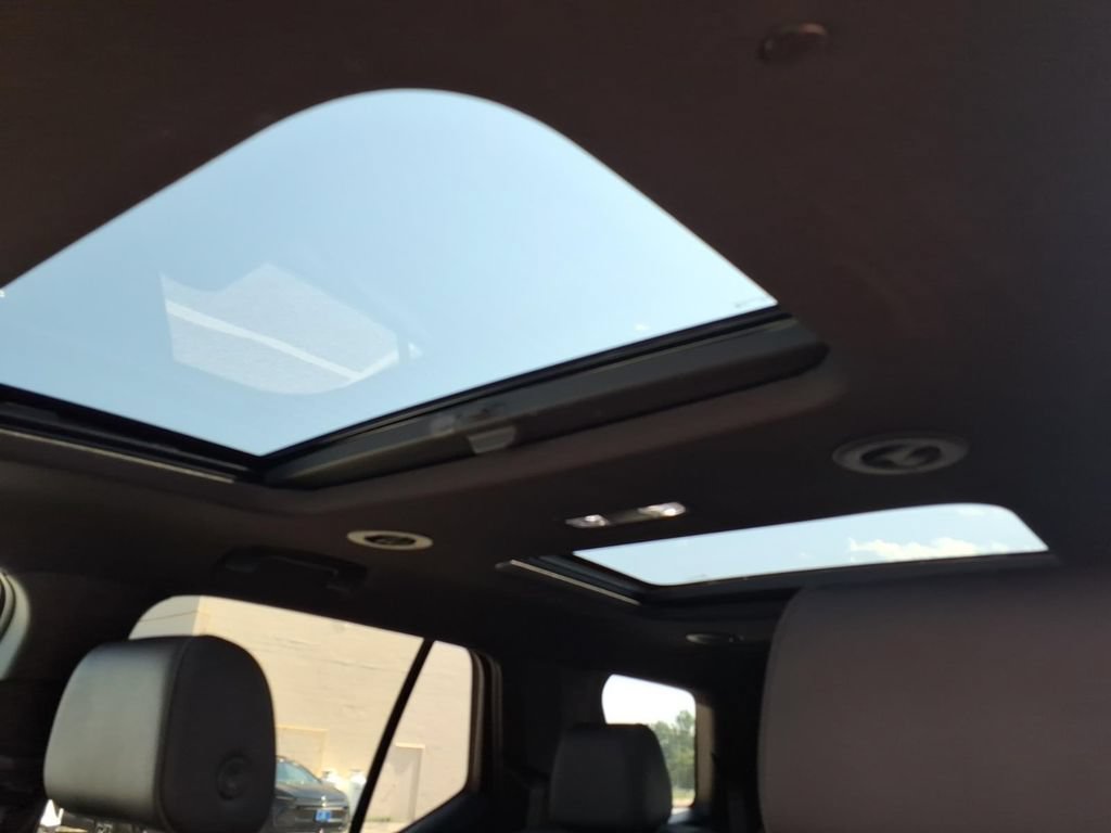 2023 Chevrolet Traverse RS - Photo 12