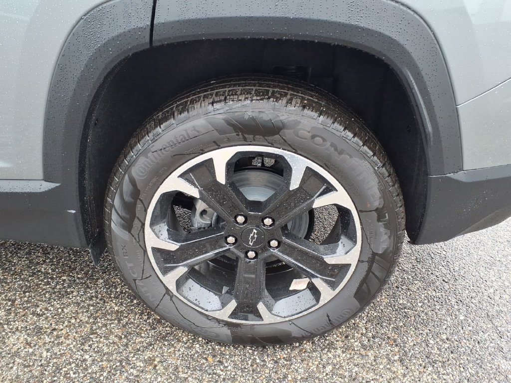 2027 Chevrolet Equinox LT - Photo 12