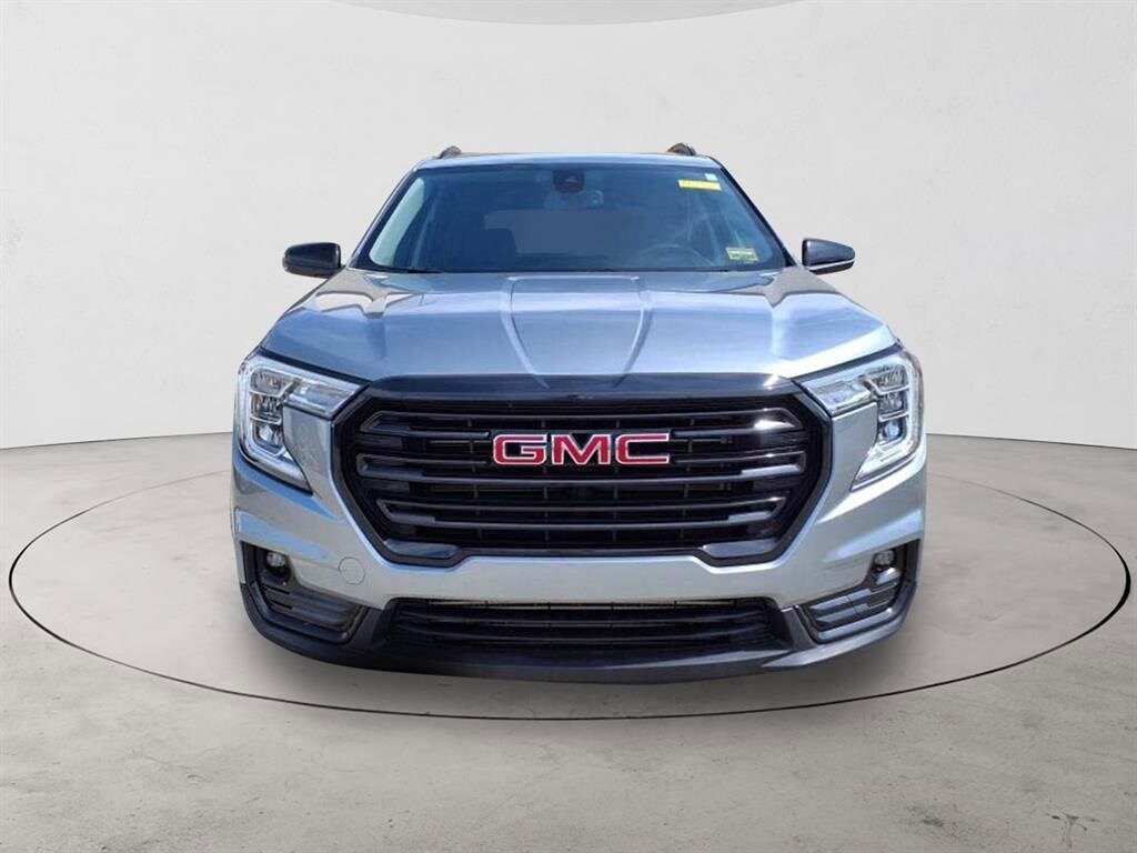 2023 Gmc Terrain SLT photo 2