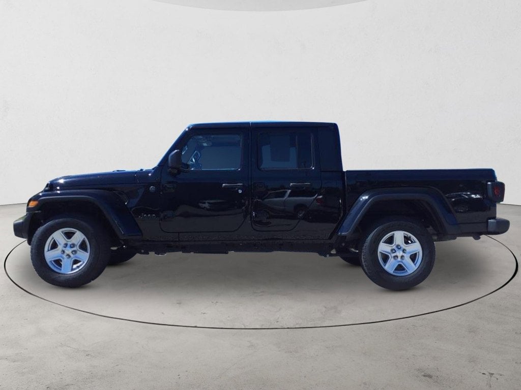 Used 2022 Jeep Gladiator Sport S with VIN 1C6HJTAG8NL138394 for sale in Oxford, ME