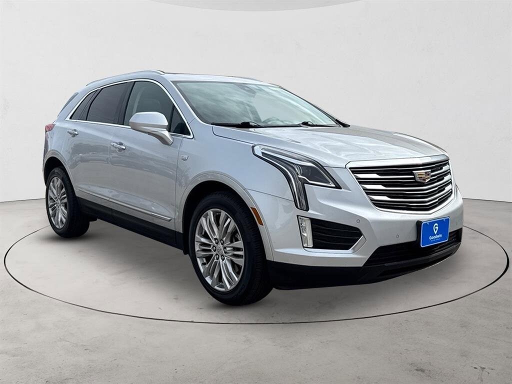 2018 Cadillac XT5 Premium Luxury photo 2