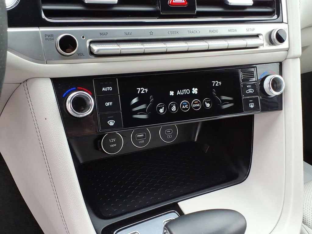 2025 GENESIS G70 Standard - Photo 20
