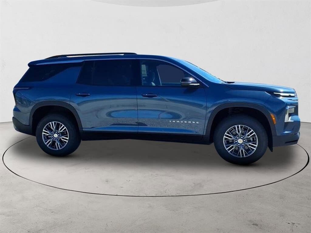 2026 Chevrolet Traverse photo 3