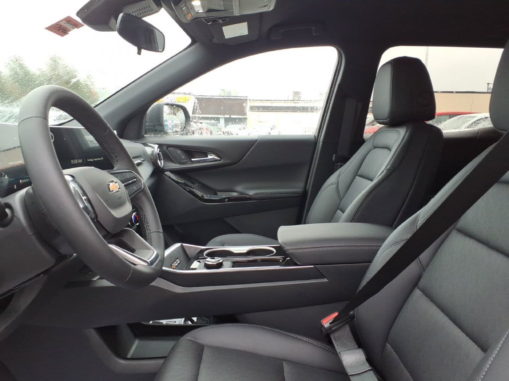 2027 Chevrolet Equinox LT - Photo 13