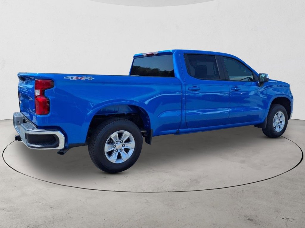 2025 Chevrolet Silverado 1500 LT photo 4