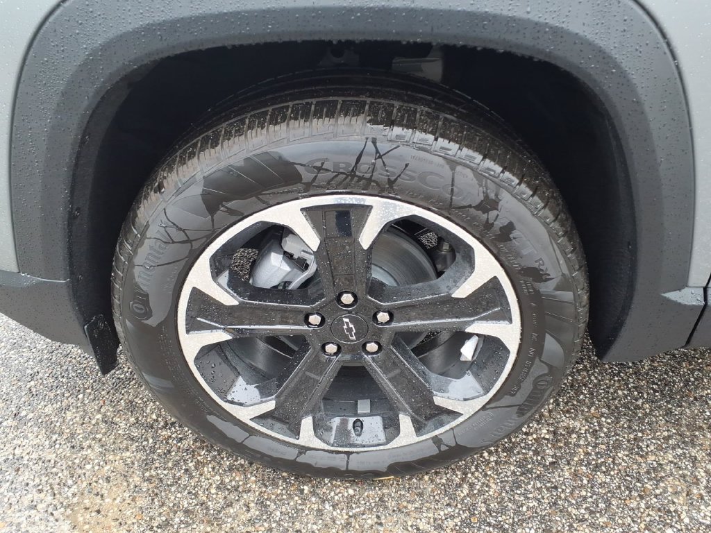 2027 Chevrolet Equinox LT - Photo 9