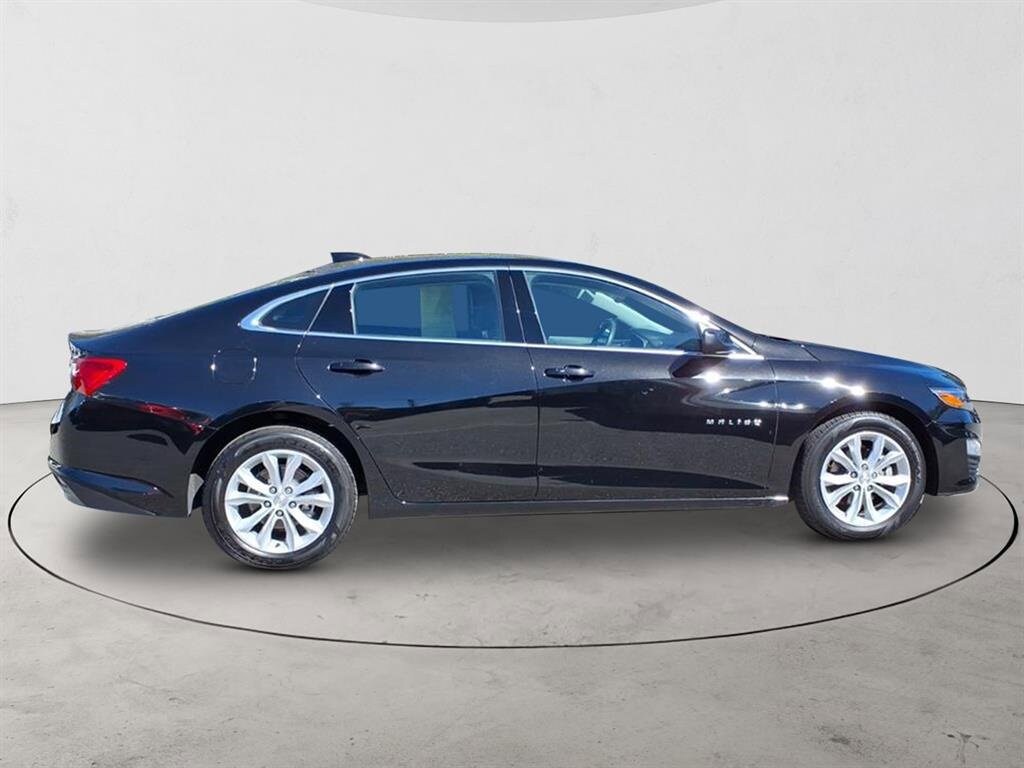2025 Chevrolet Malibu 1LT photo 3