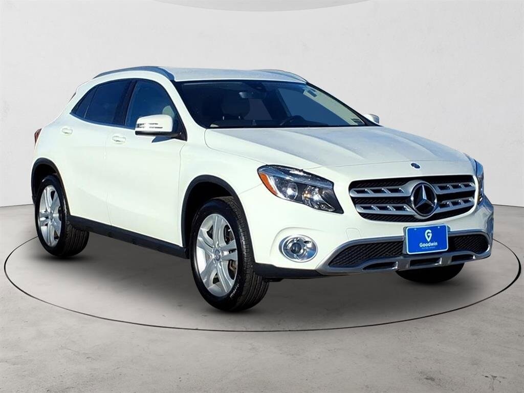 2018 Mercedes Benz GLA 250 4MATIC photo 3